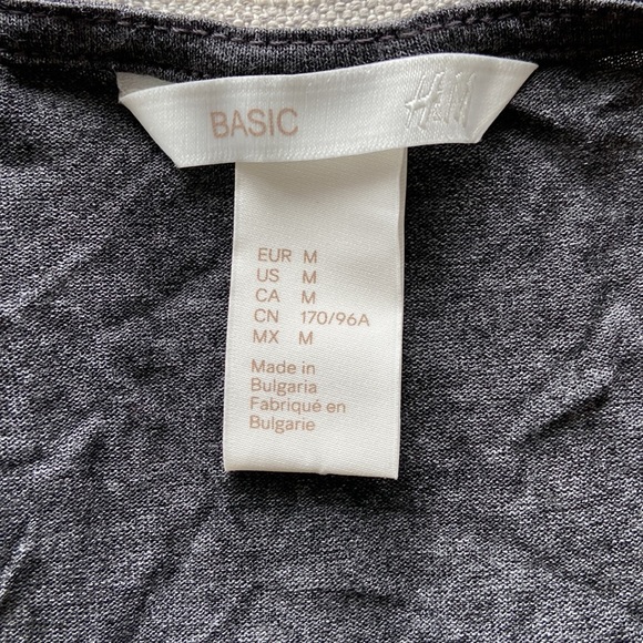 H&M dark gray, long sleeve, v-neck tee shirt. Size medium. - Picture 2 of 3